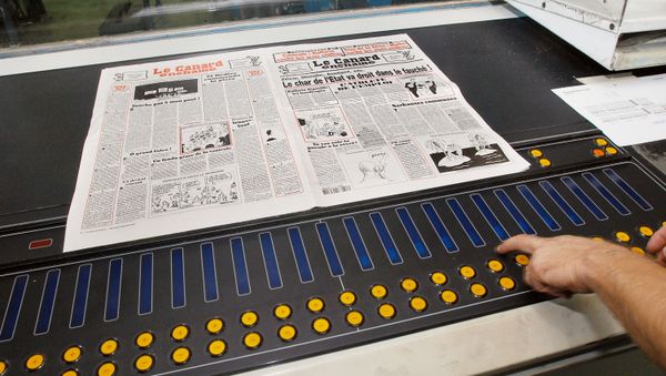 Le Canard Enchaîné, a major French satirical weekly - Sputnik International