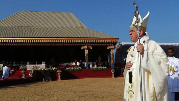 Pope Francis arrives to lead mass in Colombo Pope Francis arrives to lead mass in Colombo - Sputnik International