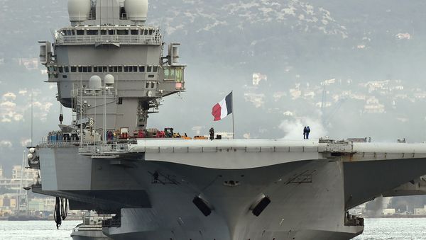 French aircraft carrier Charles-de-Gaulle sets sail from the southern French port of Toulon on January 13, 2015 before taking part in military operations in the Gulf French aircraft carrier Charles-de-Gaulle sets sail from the southern French port of Toulon on January 13, 2015 before taking part in military operations in the Gulf - Sputnik International