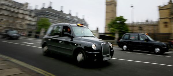 London cabs drive along Parliament Square, London, Monday, Oct. 22, 2012 London cabs drive along Parliament Square, London, Monday, Oct. 22, 2012 - Sputnik International