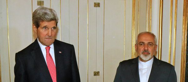 John Kerry and Iranian Foreign Minister Mohammad Javad Zarif - Sputnik International