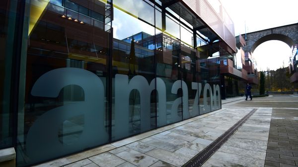 A view of US multinational Amazon's European headquarters, nestled in the Clausen Valley in Luxembourg, November 10, 2014 - Sputnik International
