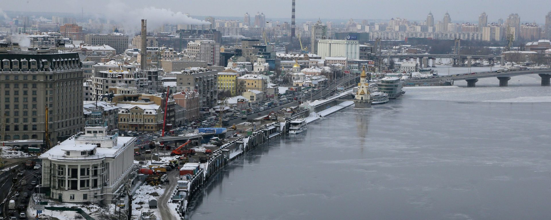 An aerial view of the right bank of the Dnepr River in the Ukrainian capital Kiev on a snowy winters day Thursday, Dec. 20, 2012 An aerial view of the right bank of the Dnepr River in the Ukrainian capital Kiev on a snowy winters day Thursday, Dec. 20, 2012 - Sputnik International, 1920, 22.01.2024