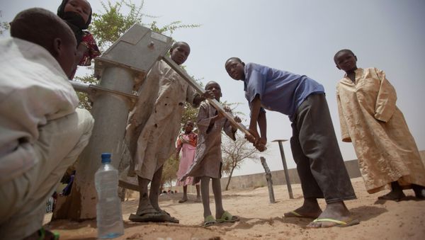 Interstate conflict is the issue most likely to affect the world in 2015, while water crises will have the biggest impact, the World Economic Forum said in a report - Sputnik International