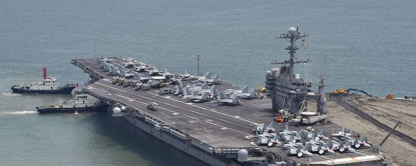 The US nuclear powered aircraft carrier USS George Washington arrives at the southeastern port city of Busan on July 11, 2014 The US nuclear powered aircraft carrier USS George Washington arrives at the southeastern port city of Busan on July 11, 2014 - Sputnik International