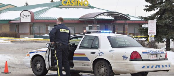 Police contain the scene where two RCMP officers were shot in St. Albert, Alberta, Canada, on Saturday, Jan. 17, 2015 - Sputnik International
