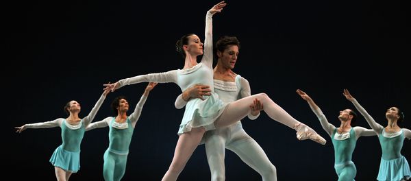 Dancers Elisabeth Holowchuk and Kirk Henning with the Suzanne Farrell Ballet (SFB) perform a scene from Haieff Divertimento - Sputnik International