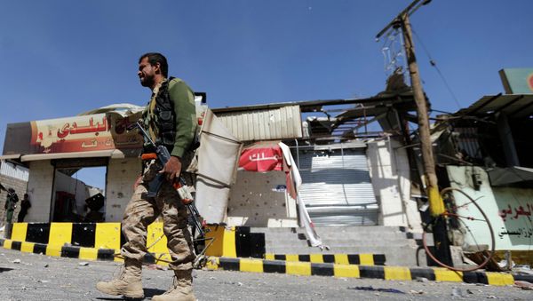 Houthi fighter - Sputnik International