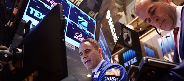 Traders work on the floor of the New York Stock Exchange (NYSE) in New York Traders work on the floor of the New York Stock Exchange (NYSE) in New York - Sputnik International