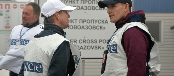 OSCE based at two checkpoints at the Russian-Ukrainian border reported no movement of military equipment - Sputnik International