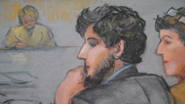 A courtroom sketch shows Boston Marathon bombing suspect Dzhokhar Tsarnaev (C) during the jury selection process in his trial at the federal courthouse in Boston, Massachusetts January 15, 2015 - Sputnik International