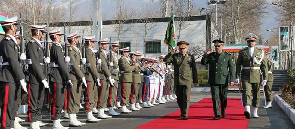 Russian Defense Minister Sergei Shoigu, third right, and Hossein Dehghan, second right, Brigadier General and Minister of Defense of Iran, meet in Tehran - Sputnik International