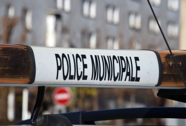A photo taken on January 22, 2015 in Beziers, southern France, shows the beacon of a vehicle of the French municipal police A photo taken on January 22, 2015 in Beziers, southern France, shows the beacon of a vehicle of the French municipal police - Sputnik International