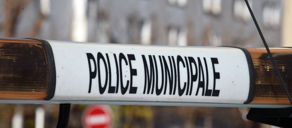 A photo taken on January 22, 2015 in Beziers, southern France, shows the beacon of a vehicle of the French municipal police A photo taken on January 22, 2015 in Beziers, southern France, shows the beacon of a vehicle of the French municipal police - Sputnik International