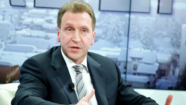 Russian first deputy Prime Minister Igor Shuvalov gestures during the session 'Growing in Harder Times' in the Swiss mountain resort of Davos January 23, 2015 Russian first deputy Prime Minister Igor Shuvalov gestures during the session 'Growing in Harder Times' in the Swiss mountain resort of Davos January 23, 2015 - Sputnik International