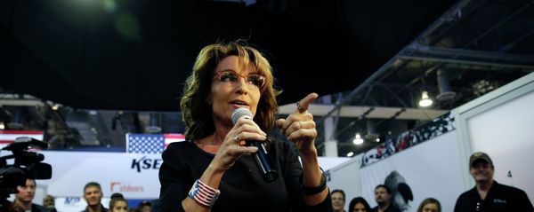 Former Alaska Gov. Sarah Palin speaks to a crowd during an event to promote her television show, Amazing America with Sarah Palin, at the Shooting, Hunting and Outdoor Trade Show, Thursday, Jan. 22, 2015, in Las Vegas - Sputnik International