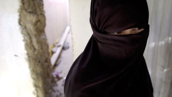 Taliban tried to compel a 10-year-old girl to commit a suicide attack against the Afghan Security forces, however she managed to escape and surrender, Khaama Press reports, citing officials - Sputnik International