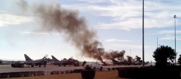 Smoke rises after a Greek F-16 fighter plane crashed during NATO training at the Albacete air base in Albacete January 26, 2015. - Sputnik International