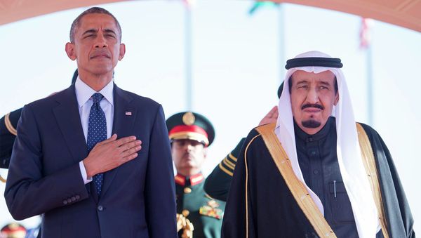US President Barack Obama stands with Saudi Arabia's King Salman (R) after arriving in Riyadh January 27, 2015. US President Barack Obama stands with Saudi Arabia's King Salman (R) after arriving in Riyadh January 27, 2015. - Sputnik International