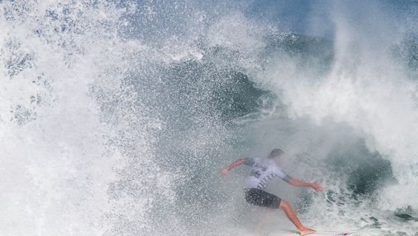 Surfer - Sputnik International