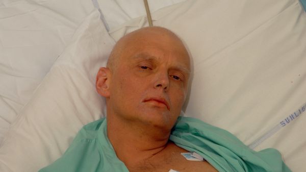 Alexander Litvinenko is pictured at the Intensive Care Unit of University College Hospital in London, England. (File) Alexander Litvinenko is pictured at the Intensive Care Unit of University College Hospital in London, England. (File) - Sputnik International