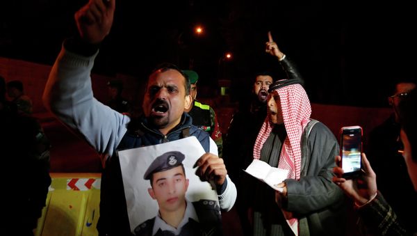 A relative of Islamic State captive Jordanian pilot Muath al-Kasaesbeh up - Sputnik International