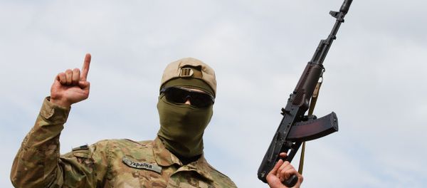 Aidar soldier pose for picture showing the islamic sign of faith - Sputnik International