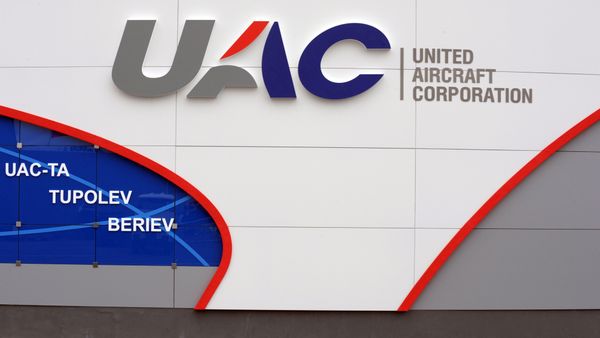 Russian and Chinese companies United Aircraft Corporation and the Commercial Aircraft Corporation of China are working on the development of a long-range, wide-body passenger liner. Russian and Chinese companies United Aircraft Corporation and the Commercial Aircraft Corporation of China are working on the development of a long-range, wide-body passenger liner. - Sputnik International