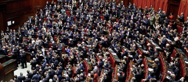 Lawmakers applaud the election of Italy's new President Sergio Mattarella, - Sputnik International