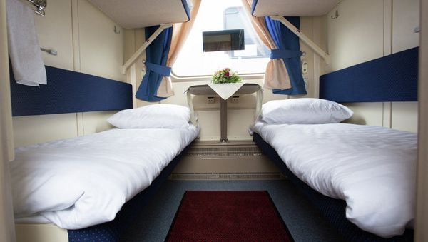 Sleeping places, four to a room in the sleeping car, in Tver Carriage Works' new double decker design. - Sputnik International