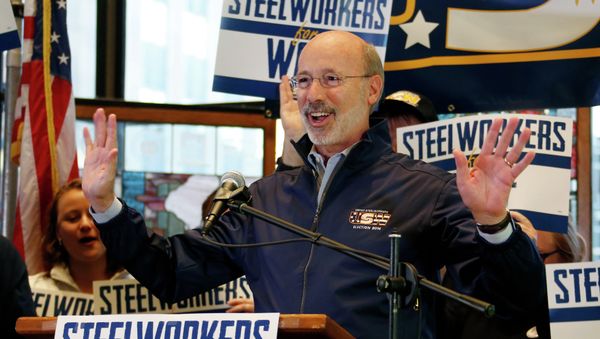 The US United Steelworkers union urged its workers at nine refineries and chemical plants to launch a strike Sunday morning - Sputnik International