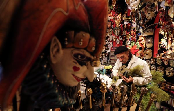 Glamorous Masquerade: Italy's Dramatic Carnival - Sputnik International