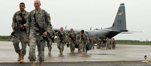 U.S. Paratroopers arrive in Estonia for NATO training - Sputnik International