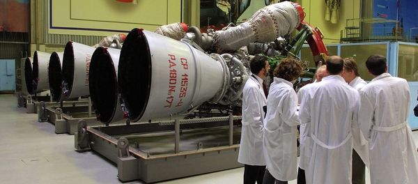 Energomash company employees stand near RD-180 engines prepared for shipment to the United States in a shop at the Energomash Energomash company employees stand near RD-180 engines prepared for shipment to the United States in a shop at the Energomash - Sputnik International