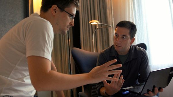 Whistleblower-in-exile Edward Snowden and journalist Glenn Greenwald addressed a crwod of over 100 students at a Toronto high school on the topic of  “Privacy vs. Security: A Discussion of Personal Privacy in the Digital Age.” - Sputnik International