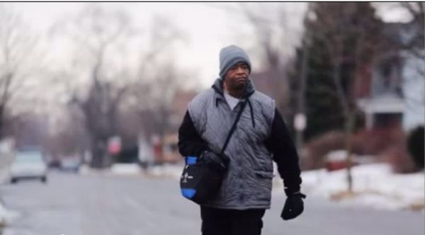James Robertson walks 21 miles (sometimes more) each day to get to his factory job. James Robertson walks 21 miles (sometimes more) each day to get to his factory job. - Sputnik International
