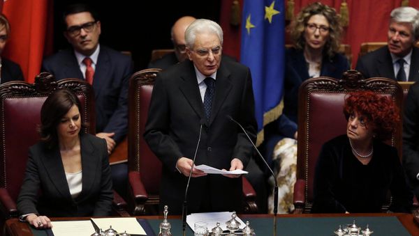 Italy's new President Sergio Mattarella (C) speaks, flanked by lower house President Laura Boldrini (L) and Senate vice president Valeria Fedeli, at the lower house of parliament in Rome, February 3, 2015. - Sputnik International