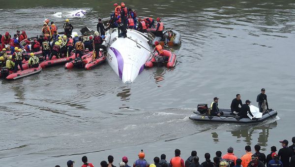 TransAsia Airways plane crash - Sputnik International