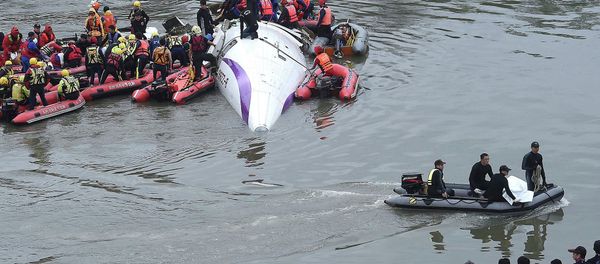 TransAsia Airways plane crash - Sputnik International