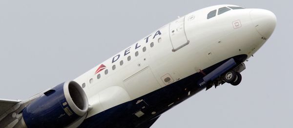 Delta airlines jet takes off at the Detroit Metropolitan Airport in Romulus, Mich. Delta spokesperson Brian Kruse stressed that the airlines does not condone discrimination of any kind. Delta airlines jet takes off at the Detroit Metropolitan Airport in Romulus, Mich. Delta spokesperson Brian Kruse stressed that the airlines does not condone discrimination of any kind. - Sputnik International