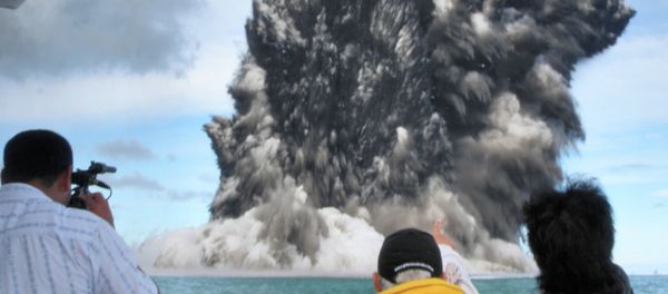 Picture dated March 18, 2009 showing an undersea volcano eruption about 10 to 12 kilometres (six to seven miles) off the Tongatapu coast of Tonga sending plumes of steam and smoke hundreds of metres into the air Picture dated March 18, 2009 showing an undersea volcano eruption about 10 to 12 kilometres (six to seven miles) off the Tongatapu coast of Tonga sending plumes of steam and smoke hundreds of metres into the air - Sputnik International