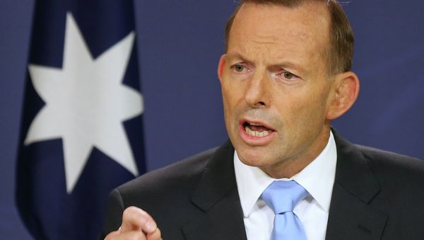 Australian Prime Minister Tony Abbott makes a statement at the government offices in Sydney, Australia Friday, Feb. 6, 2015 Australian Prime Minister Tony Abbott makes a statement at the government offices in Sydney, Australia Friday, Feb. 6, 2015 - Sputnik International
