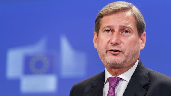 EU Commissioner for European Neighbourhood Policy & Enlargement Negotiations Johannes Hahn addresses the media on a recent visit to Ukraine, at the European Commission headquarters in Brussels, Monday, Dec. 1, 2014 - Sputnik International