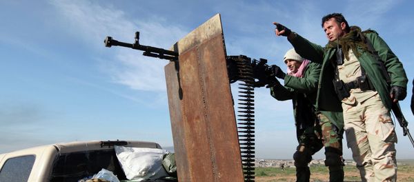 Kurdish Peshmerga fighters keep watch during the battle with Islamic State militants on the outskirts of Mosul January 21, 2015 Kurdish Peshmerga fighters keep watch during the battle with Islamic State militants on the outskirts of Mosul January 21, 2015 - Sputnik International