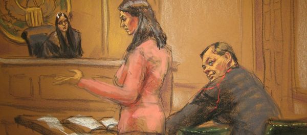 Judge Sarah Netburn listens to defence attorney Sabrina Shroff as Evgeny Buryakov sits in court in New York, January 26, 2015 - Sputnik International