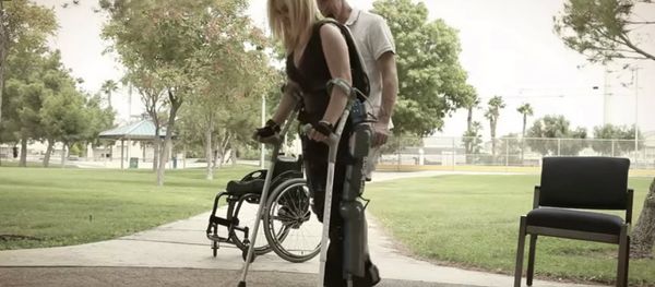 The exoskeleton, the Rewalk, is used to allow the paralyzed to walk - Sputnik International