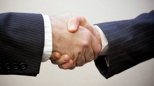 Handshake - Sputnik International
