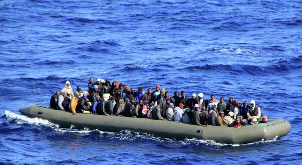 At least 200 migrants are missing after their boats sank in the Mediterranean Sea on Wednesday, BBC reported citing UN refugee agency - Sputnik International