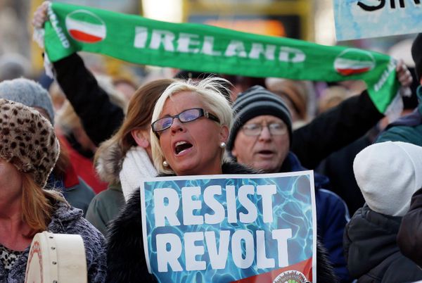 Protestors in Dublin Protestors in Dublin - Sputnik International