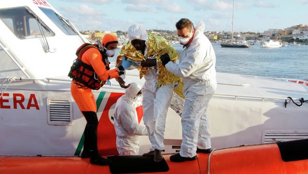 A migrant who survived a shipwreck A migrant who survived a shipwreck - Sputnik International
